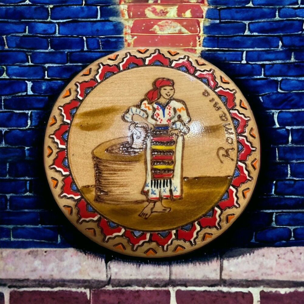 Trinket Wooden Hand Painted Carved Round Jewelry Romania Artizanat Gapa SRL
